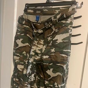 Arizona Jean Company Camouflage Cargo Pants